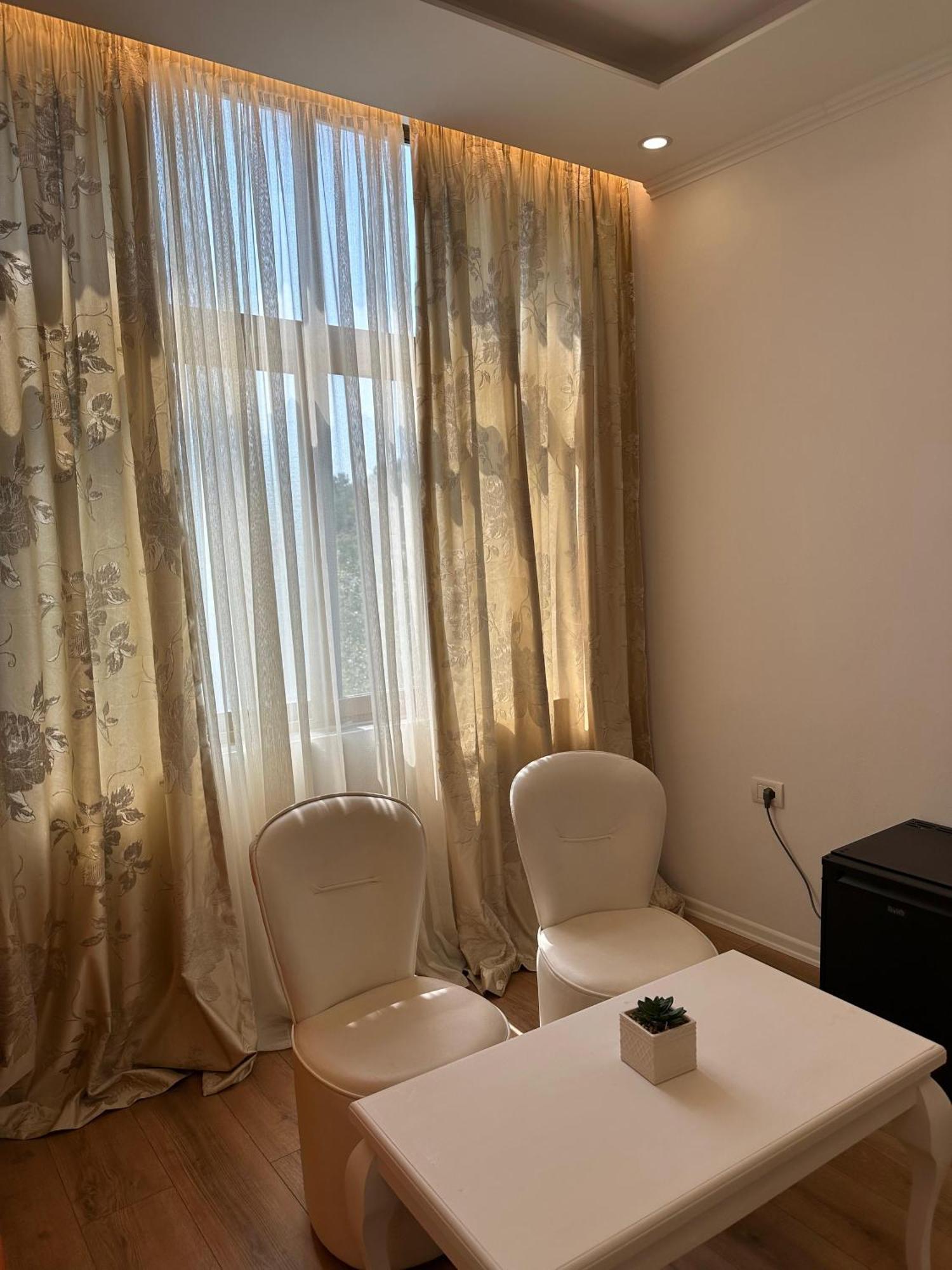 Hotel Arberia Tirana Exterior photo