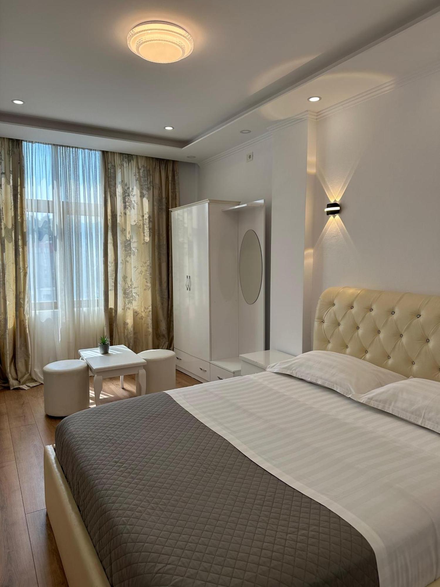 Hotel Arberia Tirana Exterior photo