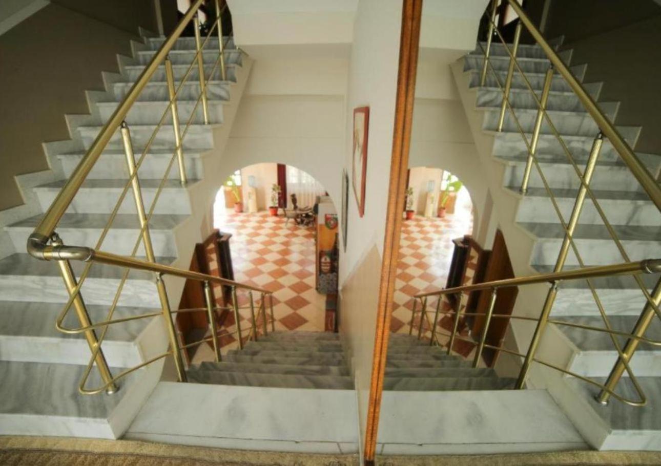 Hotel Arberia Tirana Exterior photo