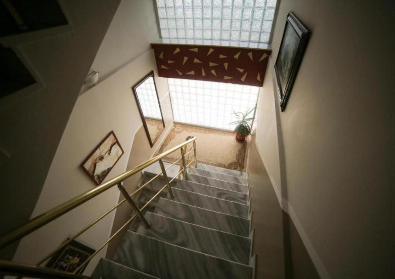 Hotel Arberia Tirana Exterior photo